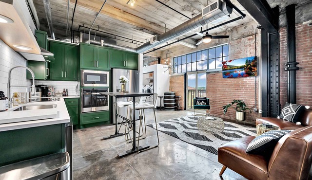 Oso Condo- Walk To The Silos
