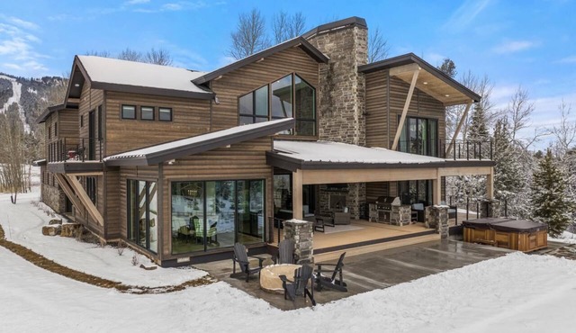 Osprey Aspen | Includes Two 1-Day Lift Tickets