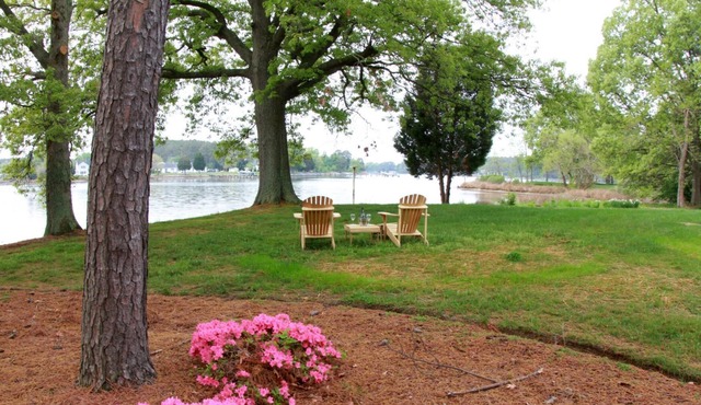 Osprey Point - Tranquil Waterfront Cottage w/ Pool & Kayaks - Pets Welcome!