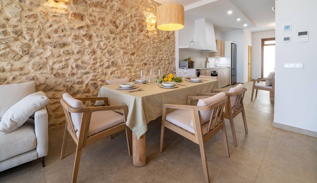 OSTALEA Boutique Rural House with Jacuzzi, near the beach and medieval villages.
