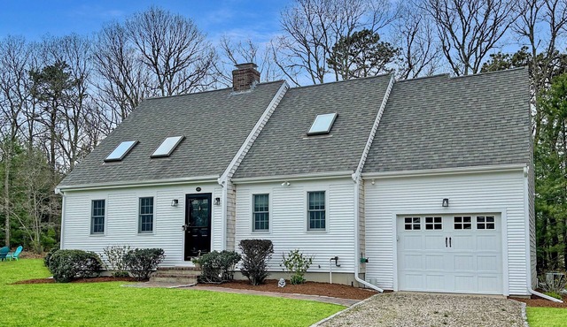 Osterville, Private Yard, Close to Osterville Village, Sleeps 8