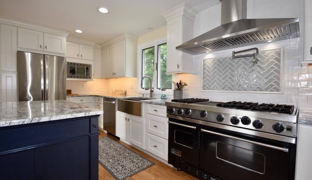 Osterville- Spacious, family friendly renovated 3BR, Outdoor shower & Beach Pass