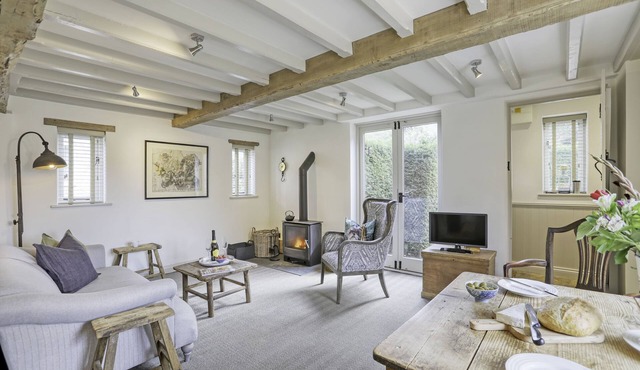 Ostlers Loft - a Cotswold cottage that sleeps 2 guests