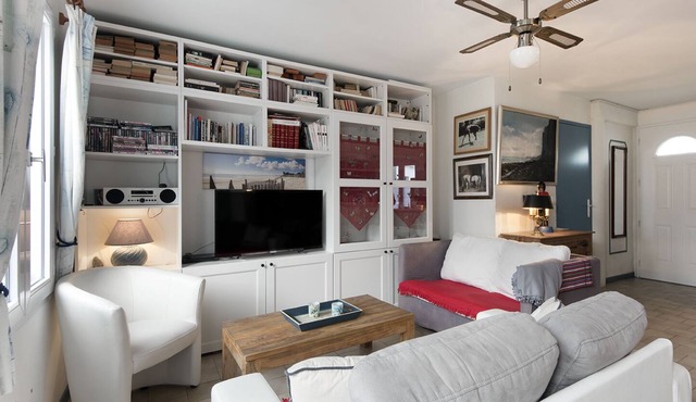 OSTREANE-in-Ré * 2 steps from the beach, open all year round.