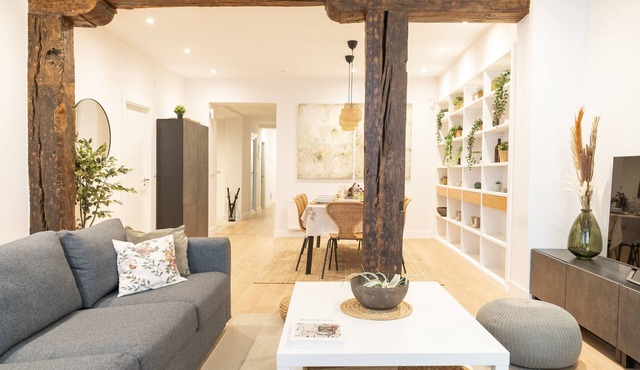 OT Residence 5 bed /4 bath in the heart of Old Town