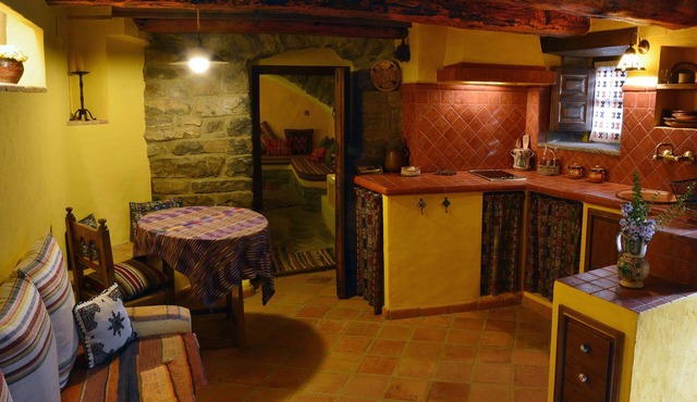 Oto: Stone house for 2 to 8 kms Ordesa National Park
