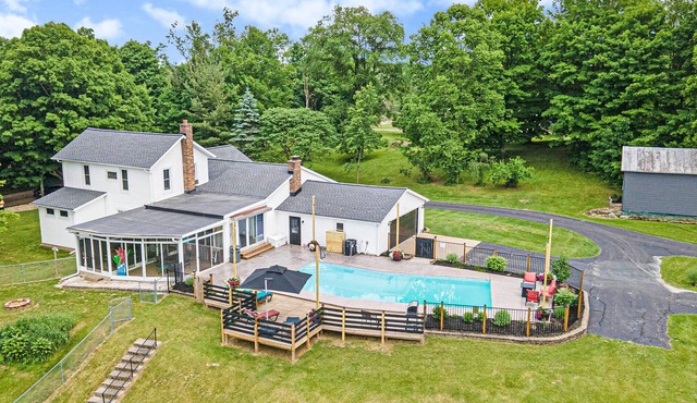 Otsego Château Sanctuary - Pool/Guest House/Event Venue/Pond/Fire Pit
