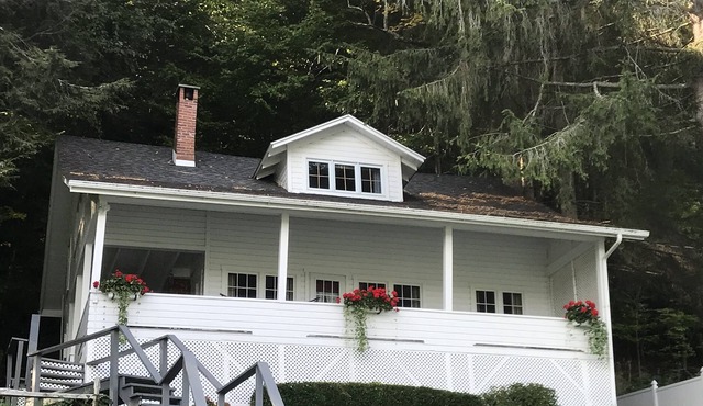 Otsego Lakefront Cottage - Sleeps 6