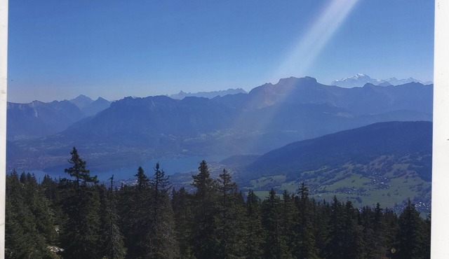 otSelf-contained studio in house 3 km from Annecy town center,