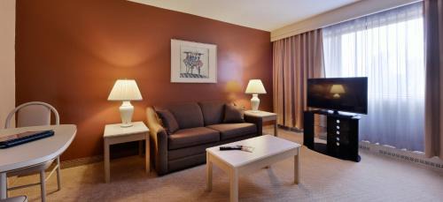 Ottawa Embassy Hotel & Suites