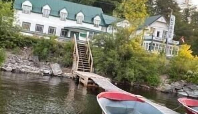 Ottawa River view nFishing/Hunting Lodge for groups