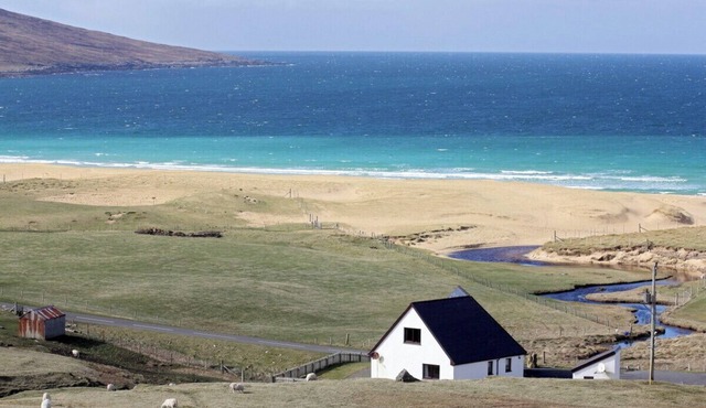 OTTER COTTAGE, pet friendly, luxury holiday cottage in Leverburgh