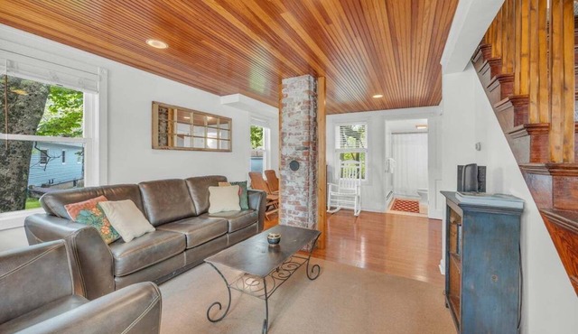 Otter Creek Cottage,