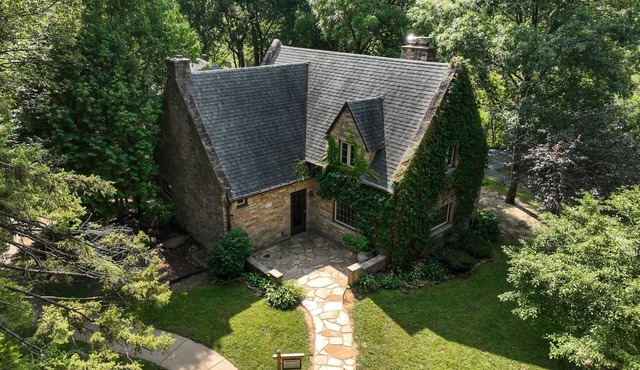 Otter Creek Manor - Oversized 3bd, 1.5 Ba. 3 acres, creek access.