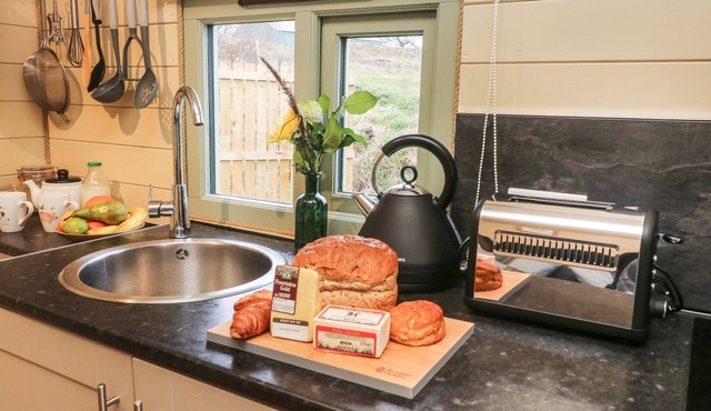 OTTER, pet friendly, with a garden in Cross Hills