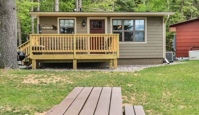 Otter Place: Lakefront Cabin, Generator, Wi-Fi, FREE Firewood, No Cleaning Fee!