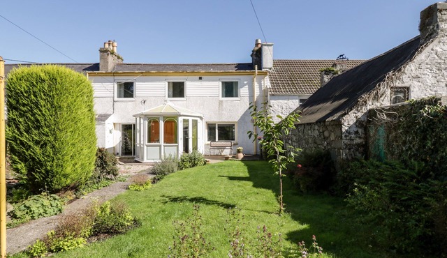 OTTERS HOLT, pet friendly, character holiday cottage in Stranraer