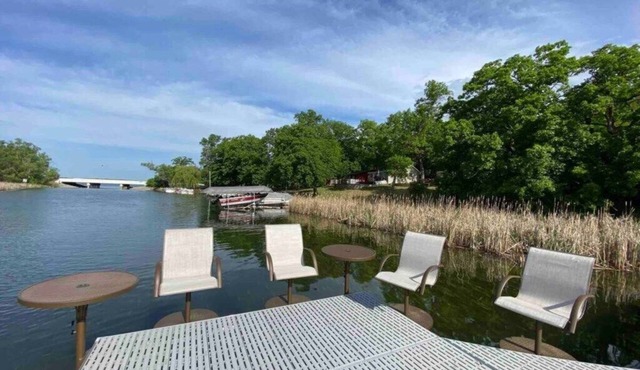 Ottertail River Landing, Sleeps 10