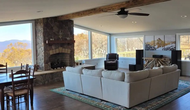 Otterview Mountain House - Best View and Stay in Roanoke/Bedford