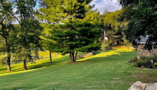 Ottobahn Farm, Quiet Farm Home on River 15 min from UofA