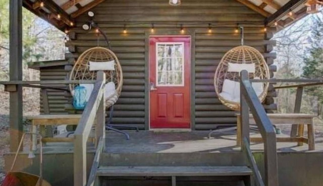 Ouachita Crystal Cabin in the Woods