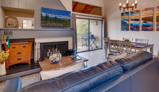 Our Blue Lake: 3 BR, 2 BA Townhouse in Carnelian Bay, Sleeps 10
