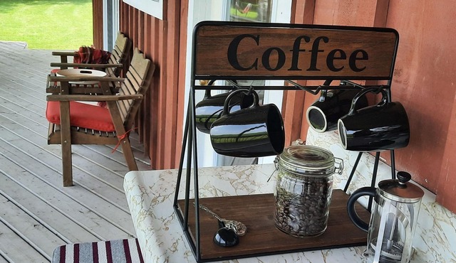 Our charming cabin offers a serene, outdoor experience. nIts glamping with perks