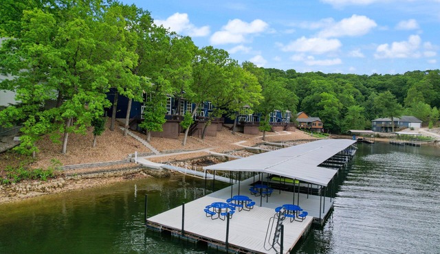 Our Cove Retreat - Perfect for Wave-Free Swimming, Tanning & Prime Location Fun!