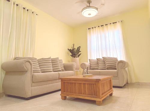 Our Cozy Home, Wi-Fi, AC, Parking, Near Beaches and Attractions in quiet area