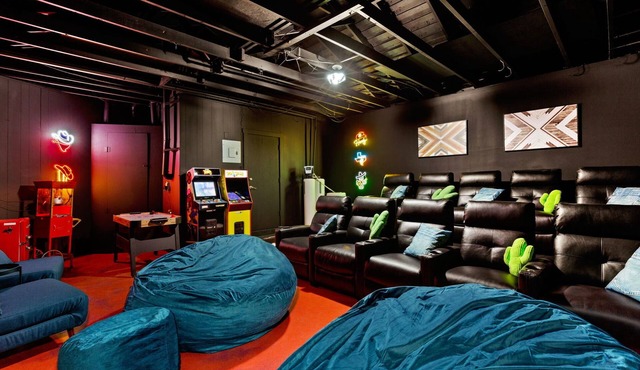 Our Favorite 5BR Home! w/Theatre+Pool+Games+Hot Tub