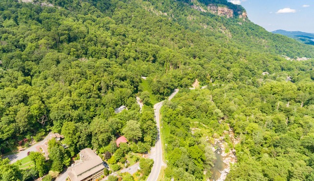 Our Front door neighbor—Chimney Rock 140