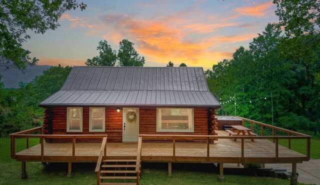 Our Happy Place #LuxuryLogCabin HOT TUB Waffle Bar