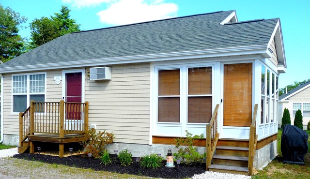 Our Happy Place - Updated Beach Dreams Cottage