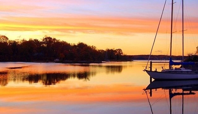 Our Home on the Cove: waterfront, peaceful, wooded, comfy, family friendly