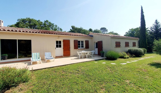 Our ideal natural setting 45 minutes from the calanques