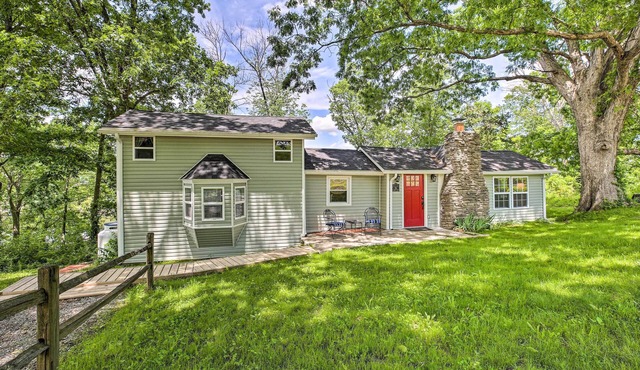 ‘Our Lakeside Retreat’ w/Deck on Lake Herrington!