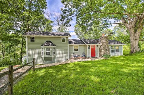 ‘Our Lakeside Retreat’ w/Deck on Lake Herrington!