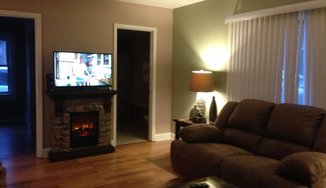 Our little place by the lake- Ski Alpine or Wilmot in Winter!