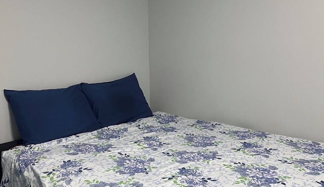 OUR NEST IS BEST JAY’SLovely 2-bedroom house with AC in cool Newark neighborhood