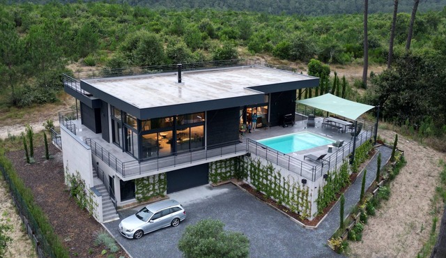 Our newly built 400m2 villa promises an exclusive escape in Biscarrosse