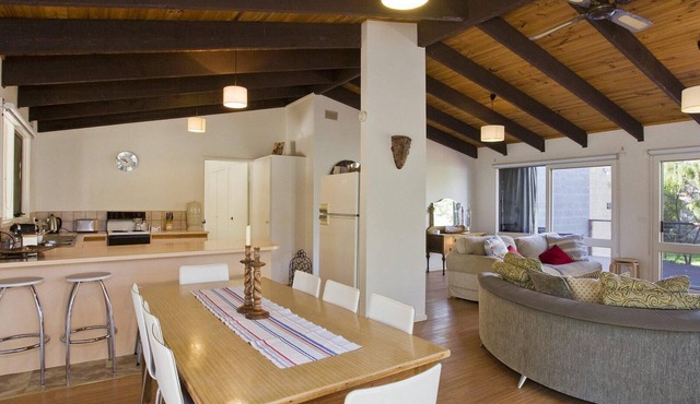 Our Place - Walk To The Beach And Scenic Cliff Tops