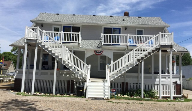 Our Port Cabin is clean & comfy & comes with boat slip & trailer parking!