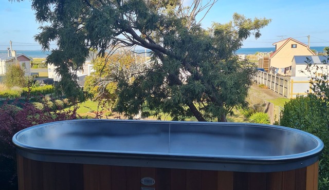 Our Riverton retreat with amazing sea views is the perfect getaway !