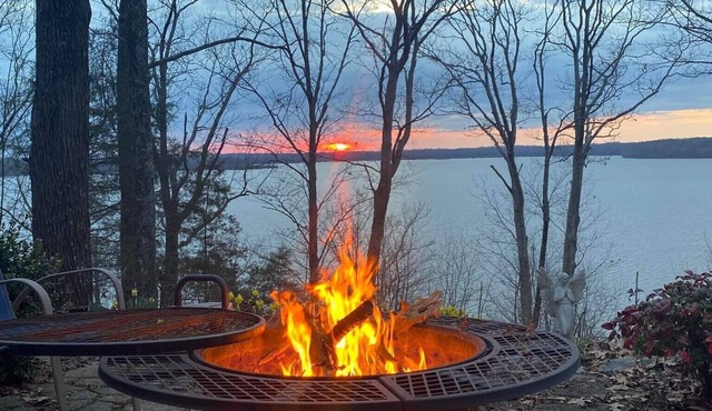 Our Soothing Sunsets Lake House is available for your retreats or vacations!