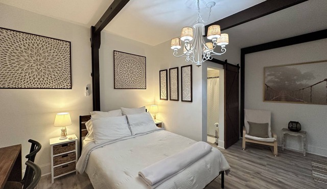 Our studio is very well located in Matthews, just 10 minutes from Charlotte.