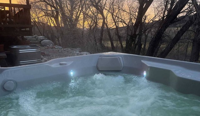 Our sunny, solar-powered home is located on the biking path that leads to Salida’s quaint downtown. The house has a rural feel and fantastic panoramic views, but is just 1.5 miles from all the restaurants, galleries, shops, and parks of Salida.