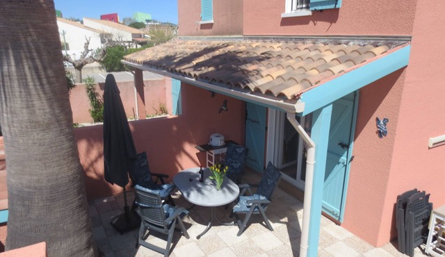 Our vacation home is located on the promenade & on the beach of Gruissan.