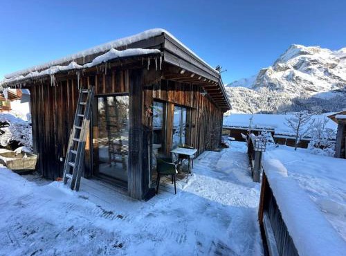 Out of the Box - Two creative tiny houses by Heiti Gstaad