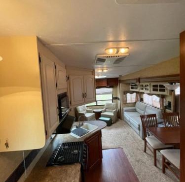 Outback Fifth Wheel at Seaside Cottages