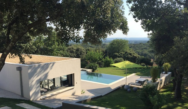 Outbuilding of villa with swimming pool in the south of France
